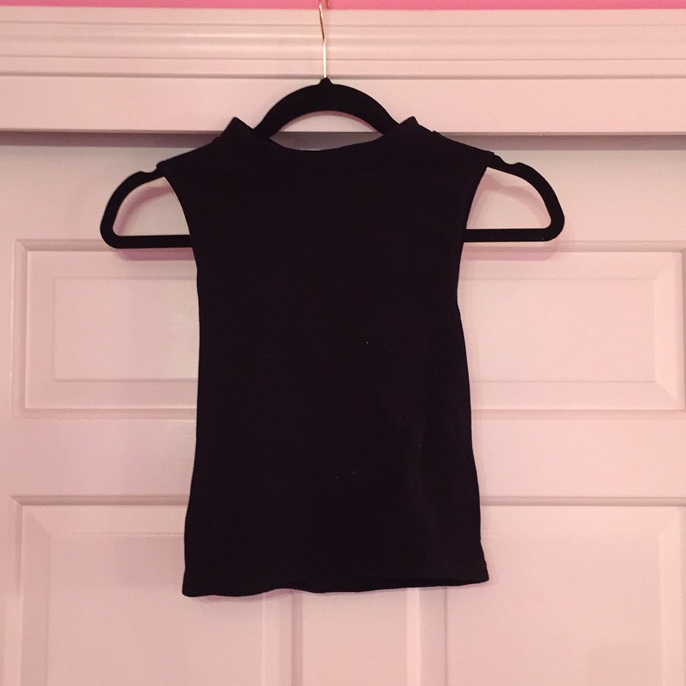 Black fitted tank